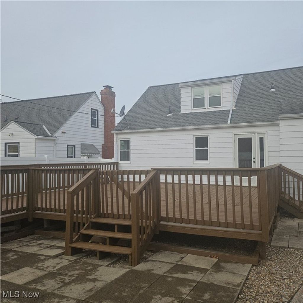 Photo of 16347 Craigmere Drive, Middleburg Heights, OH 44130 (MLS # 5177603)