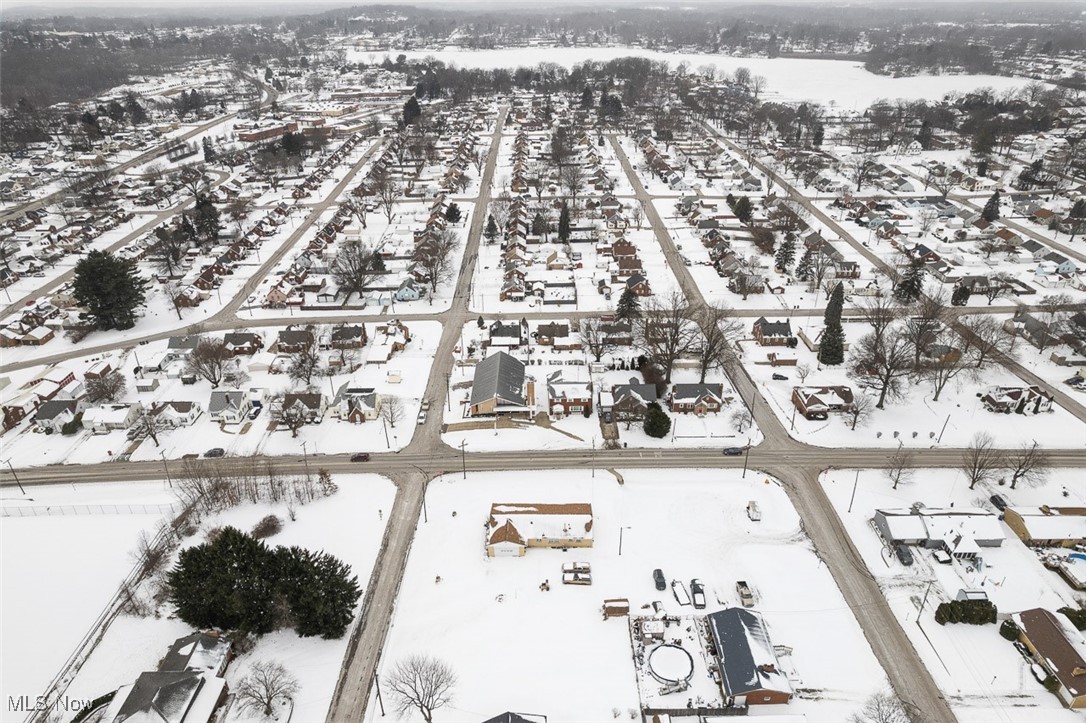 Broad Avenue, Canton, Ohio image 18