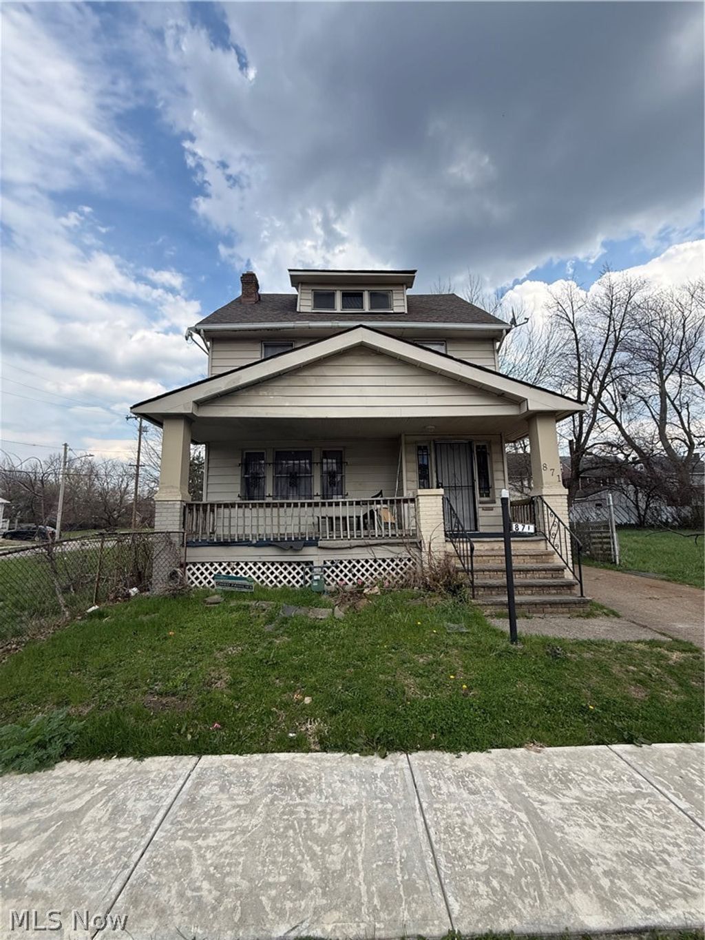 Photo of 871 E 129th Street, Cleveland, OH 44108 (MLS # 5200294)