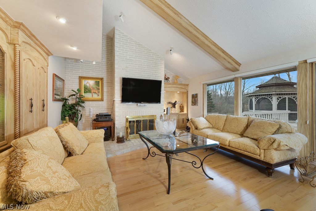 Ainsworth Country Estates Inc - Residential