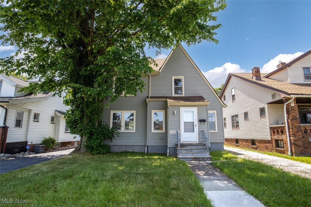 Attention investors! This turnkey tenant-occupied 2 bedroom Colonial in Garfield Heights is ready to add to your
portfolio. Following a full 40K reno in 2024, this beauty features all new kitchen with appliances included, solid surface
countertops, new flooring and paint throughout, formal dining room, brand new full bathroom upstairs, and bonus space
in the enclosed finished 2nd story porch. Semi-finished lower level has laundry, fresh paint, modern black ceiling adding
great bonus space. Big backyard with loads of parking and a detached single car garage. Professionally managed, lease
ends 12/2025.