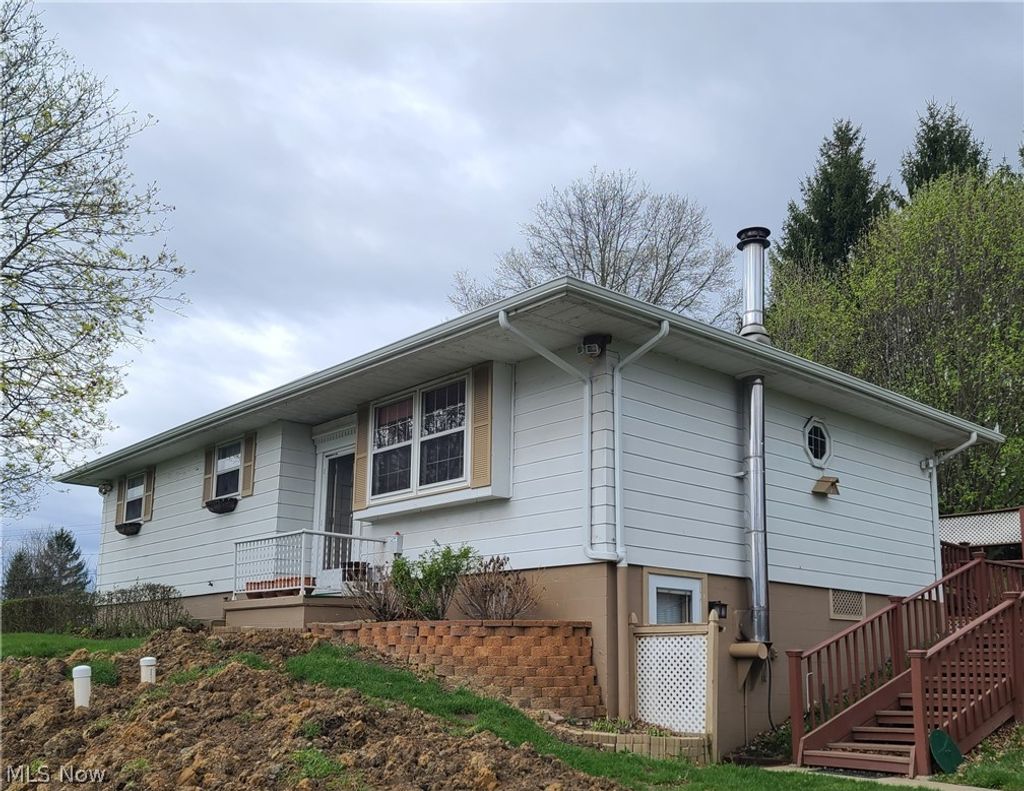 Photo of 67780 Elizabeth Street, St Clairsville, OH 43950 (MLS # 5199437)