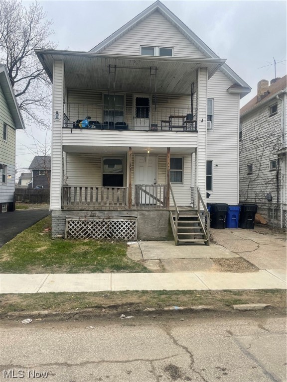 Recently updated 2 bedroom apartment with Vicky floors and newer vinyl windows. Fridge and stove included, on Clevelands Westside . Rental requirements:Credit score of 600+. 500 - 600 is considered conditional.Less than 3 items in collections, excluding student loan and medical. Monthly income of 2.5 times the amount of the monthly rent.Thorough Eviction Check. $50 Non Refundable App Fee for all Adults who will be occupying the property.Applications can only be completed online.Typical Security Deposit equivalent to one months rent, pending results of background checks. Tenants must have the electric and gas transferred into their name and obtain renters insurance prior to receiving keys to the property.
Owner pays water/sewer tenant pays all other utilities