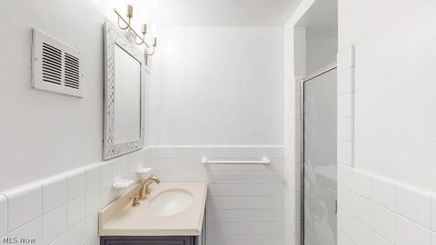 Tiny photo for 11820 Edgewater Drive #110, Lakewood, OH 44107 (MLS # 5197734)