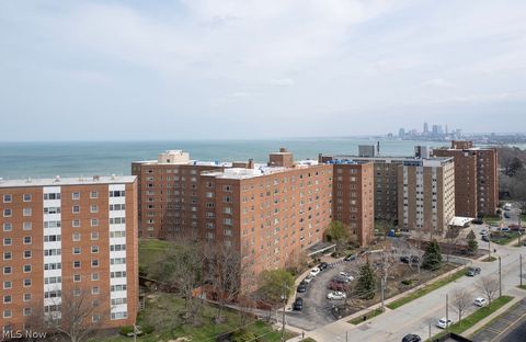 Tiny photo for 11820 Edgewater Drive #110, Lakewood, OH 44107 (MLS # 5197734)