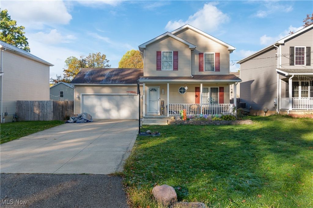 Photo of 1860 Issaquah Street, Cuyahoga Falls, OH 44221 (MLS # 5152230)