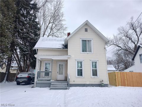 Homes For Sale - 681 Madison Street<br/> Conneaut, OH 44030