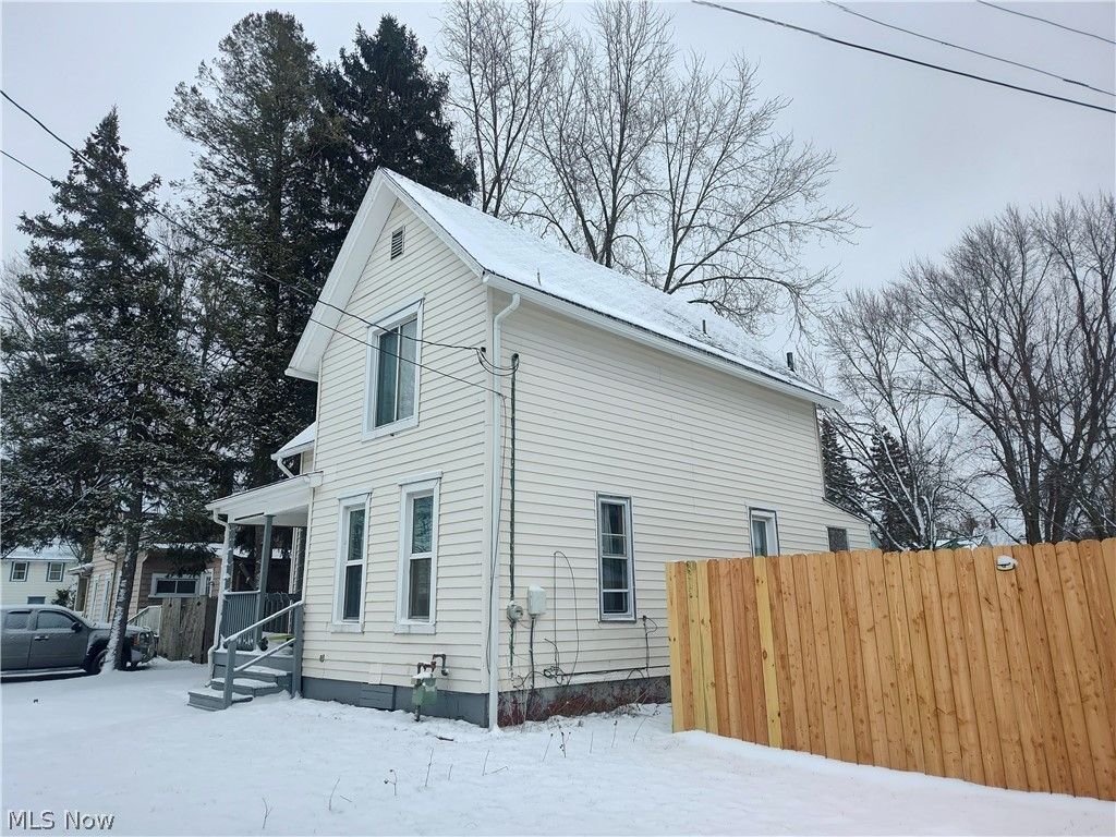 Photo of 681 Madison Street, Conneaut, OH 44030 (MLS # 5189099)