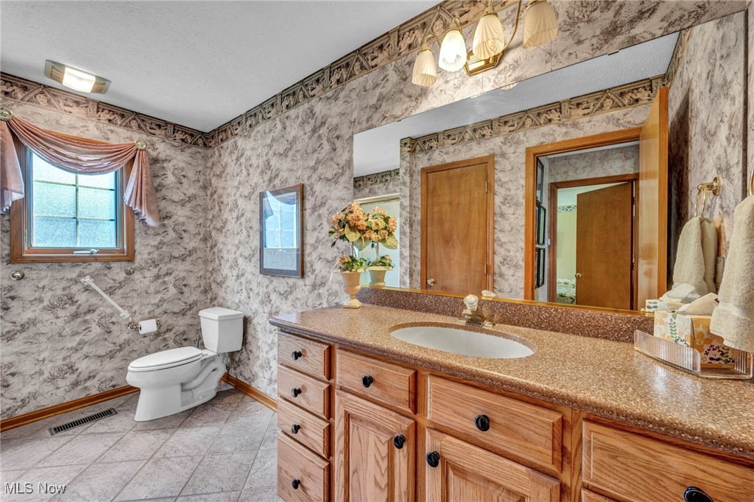 19292 Charter Lane, Strongsville, Ohio image 35