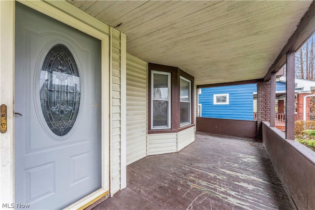 Photo of 13409 S Parkway Drive, Garfield Heights, OH 44105 (MLS # 5198519)