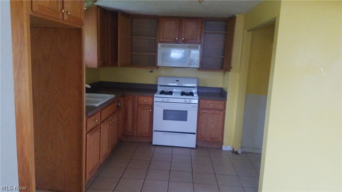 Briar Root Manor - Residential