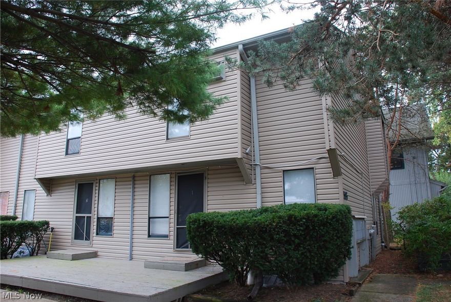 595 Dayton St #1, Akron, OH 44310 End Unit Apartment with 2 bedrooms w/ loft, full unfinished basement; new flooring & carpet throughout in North Hill less than a block to Jennings Community Learning Center which is the middle school for grades 6 thru 8 and about 7 blocks to Findley Community Learning Center which is an elementary school for grades K through 5. Tenant pays electric & water, off street parking. Professionally managed! Fresh Paint throughout! No onsite laundry available.