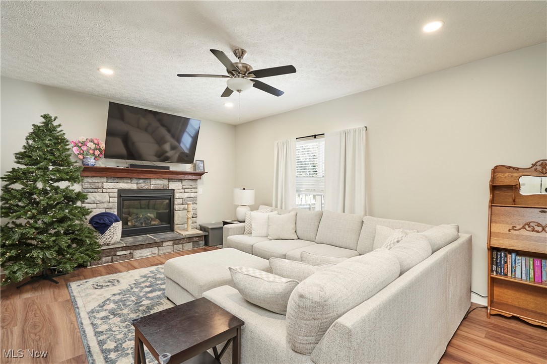 Elworthy-Helwick Cos City Acr - Residential