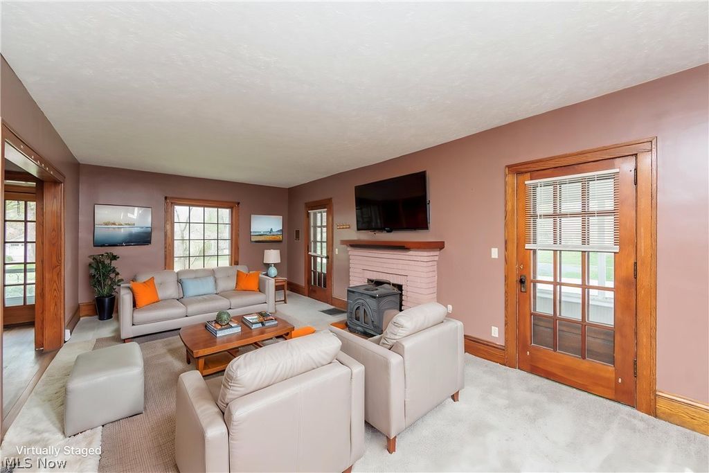 Photo of 241 S Freedom Street, Ravenna, OH 44266 (MLS # 5202597)