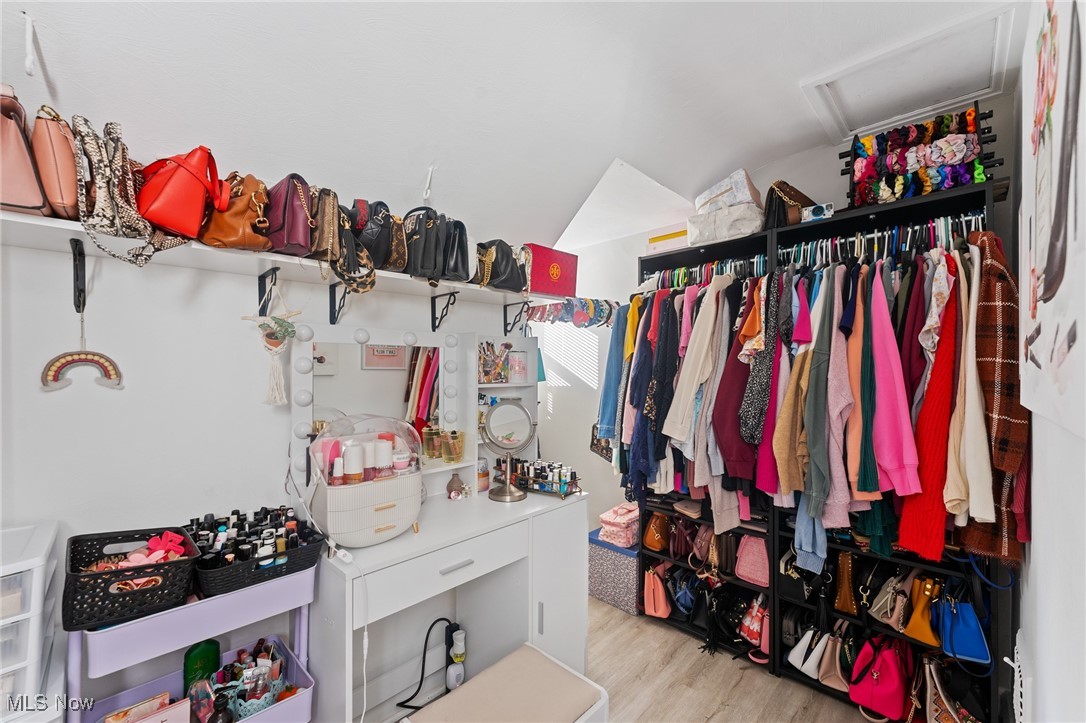 J Howard Taylors Lawnview - Residential