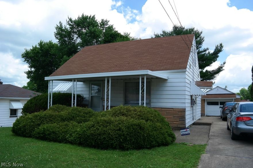 Don't miss this deal !! West side 3 bedroom home with detached garage with several updates  under $28k !  Home includes newer H\E furnace , washer, dryer , stove , leather sofa , bedroom suites and more.  Home has aluminum siding , hard wood floors and much much more. Don't miss this estate bargain sale !!
