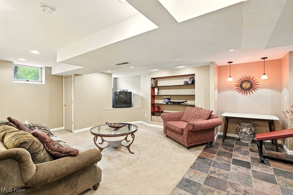 Chagrin Falls, Ohio 44023, United States, 4 Bedrooms Bedrooms, ,3 BathroomsBathrooms,Residential,Active,178086