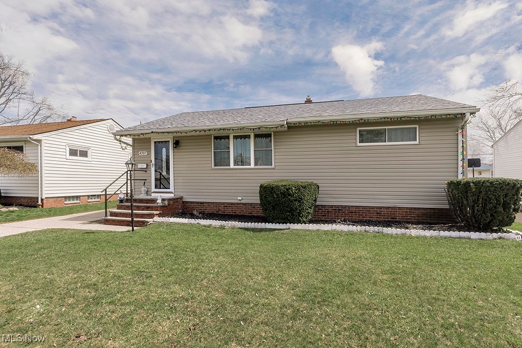 4707 Brookhigh Drive, Brooklyn, Ohio image 2
