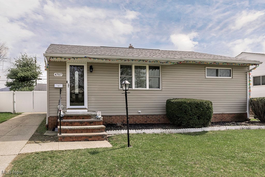 4707 Brookhigh Drive, Brooklyn, Ohio image 1