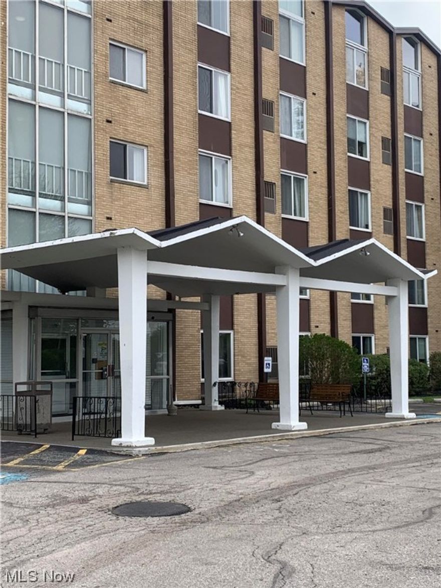 First floor living in the heart of North Olmsted! Close to great Northern Mall, and everything that North Olmsted has to offer. Spacious two bedroom condo with a bright open feel. Brand new recessed lighting throughout entire unit. Brand new carpet throughout, freshly painted. Electrical panel, updated. Newer kitchen, cabinets. Furnace and air conditioning have been serviced and in great condition. Storage locker room and laundry is on same floor very close to the unit.