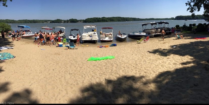 Aurora Shores - Residential