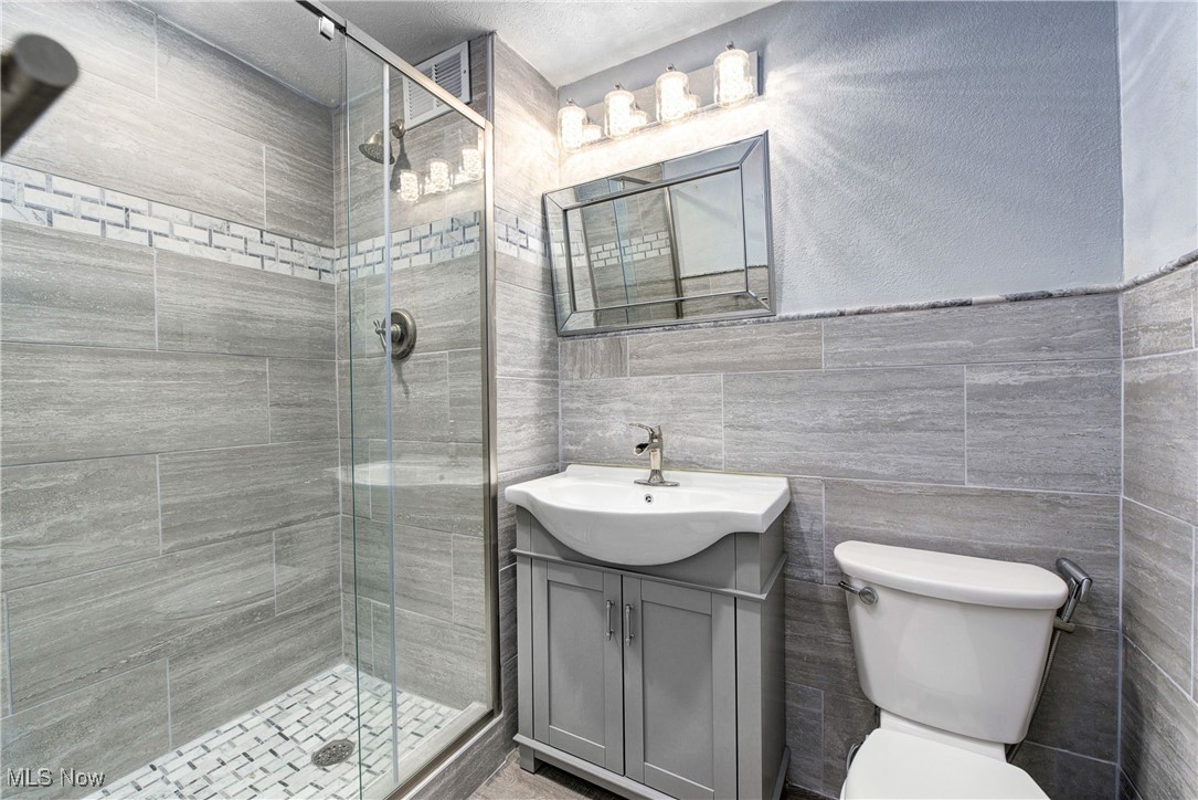 Marine Towers East Condo - Residential Lease