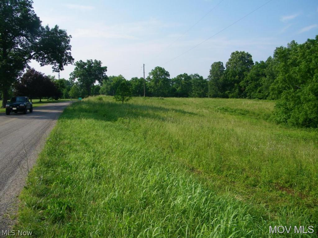 Nice country corner lot with electric and water at the road. Elem: Little Hocking Elementary Scho Elem/Bus: Y JrHigh: Bartlett Middle School JrHigh/Bus: Y High: Warren High School High/Bus: Y Fire: VOL Police: SHF PossFreeGas: N