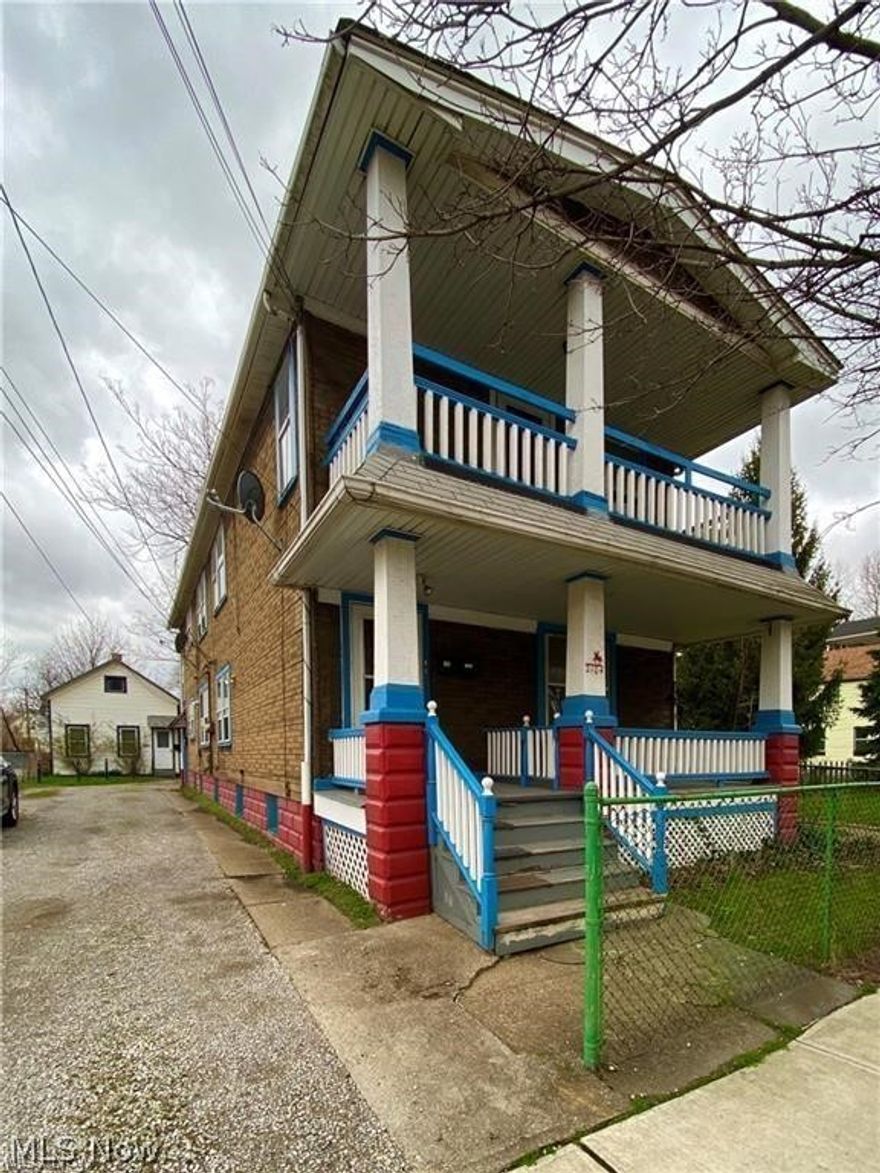 Welcome to 2104 W.10th St.! Located in the heart of Tremont. Just a short walk from Lincoln Park, biking/running/walking trails, many local restaurants, and an array of fun & eccentric boutiques. Situated less than 5 minutes outside of Downtown Cleveland, and access to all local highways. While the bedroom is on the smaller side, this quaint space is great for someone looking for a studio space, and is definitely the perfect location for living! Unit available 7/1/2021.