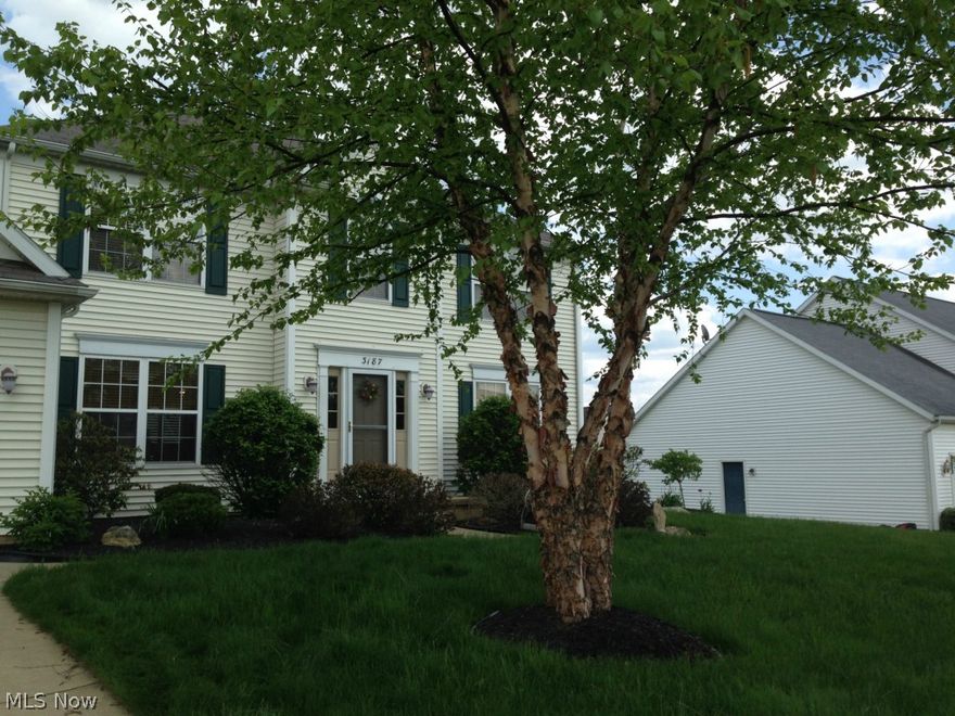 Lovely four bedroom home! Neutral decor and very well maintained in Robins Trace!  Great layout and tons of windows allow for natural light.  Front office or den with french door.  Large master bedroom with his/her sinks and garden tub. Extra storage in attached 2 car garage. New carpet throughout! Easy access to highways. Move right in!