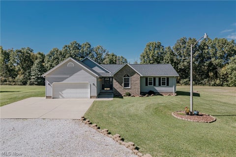 Homes For Sale - 15705 Lowe Road<br/> Alliance, OH 44601