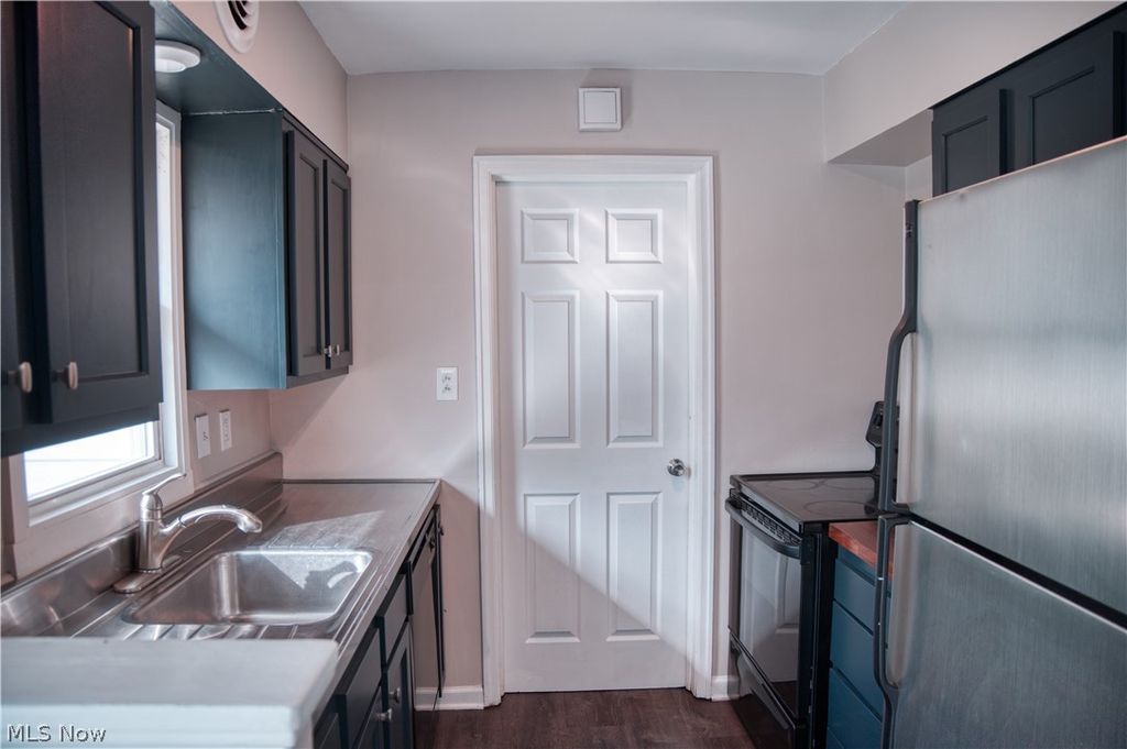 Photo of 9272 W Ridgewood Drive, Parma Heights, OH 44130 (MLS # 5191019)