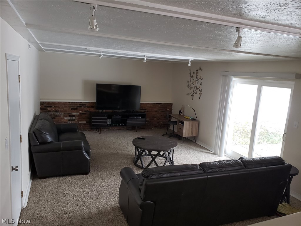 Ledge Hill - Residential Lease