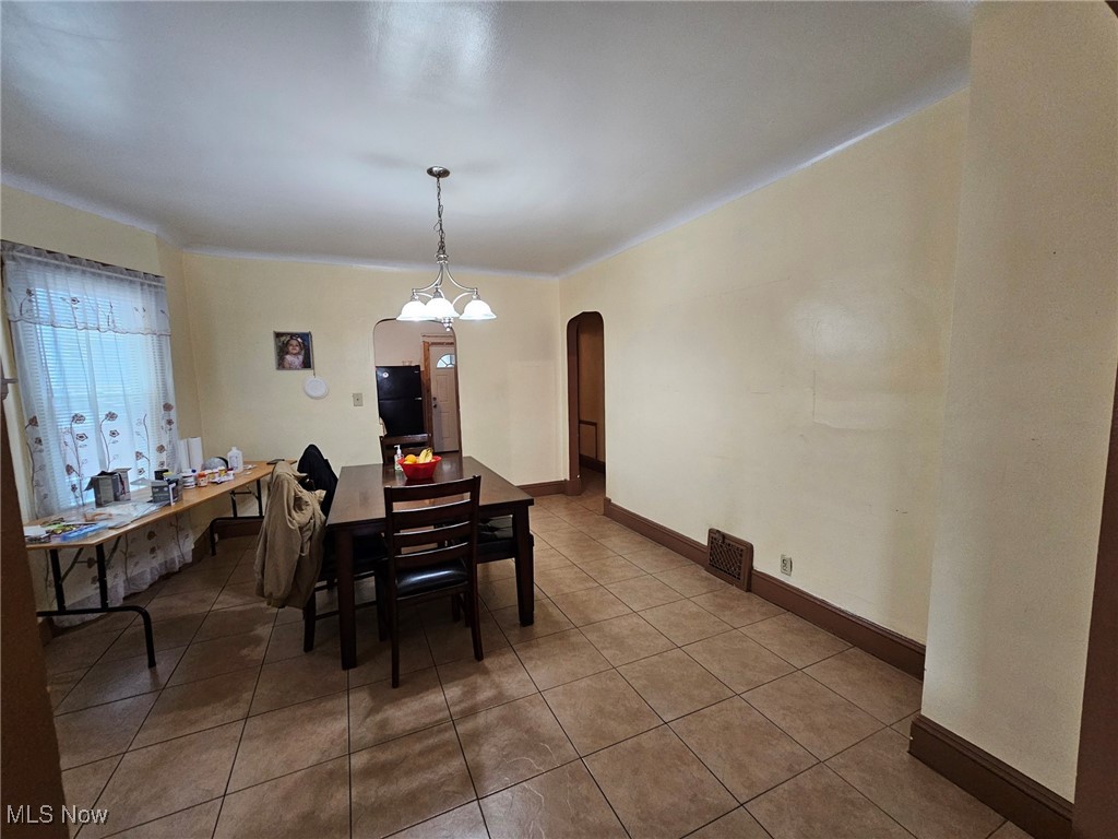 Kellogg/West Tremont - Residential Income