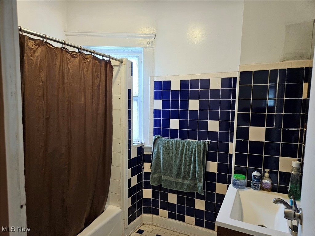 Kellogg/West Tremont - Residential Income