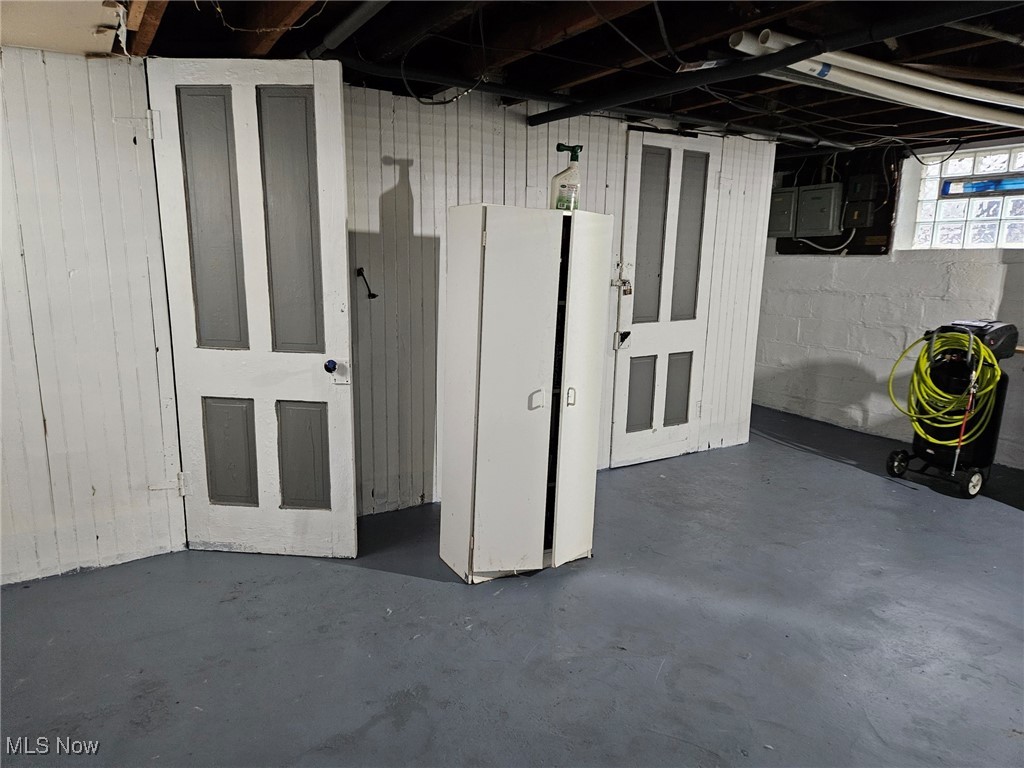 Kellogg/West Tremont - Residential Income