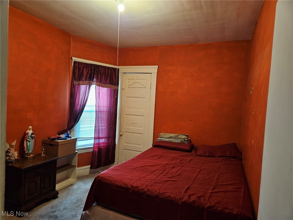 Kellogg/West Tremont - Residential Income