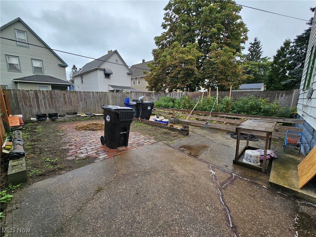 Kellogg/West Tremont - Residential Income