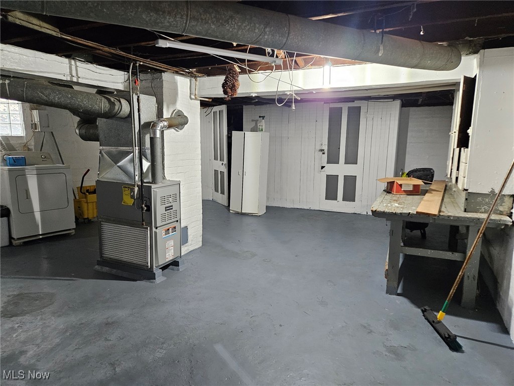 Kellogg/West Tremont - Residential Income