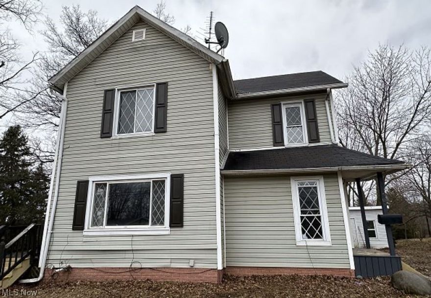 Great opportunity to buy this two story home fixer upper located in East Palestine, OH and sitting on a .241 acre lot (70x150).  The interior has 1373 sq. ft. with 3 bedrooms and 2 bathrooms plus a full basement.