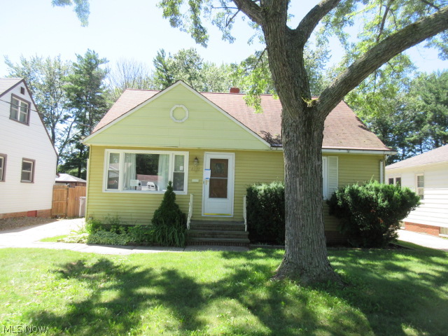 This 3 bedroom, 1.1 full bath 1.5 story cape cod home would make a great starter home! Eat-in kitchen. Hardwood floors. Finished 2nd floor has built-ins. Full, part finished basement with a 1/2 bath and glass block windows. Part fenced rear yard with a deck and a 2 car detached garage.