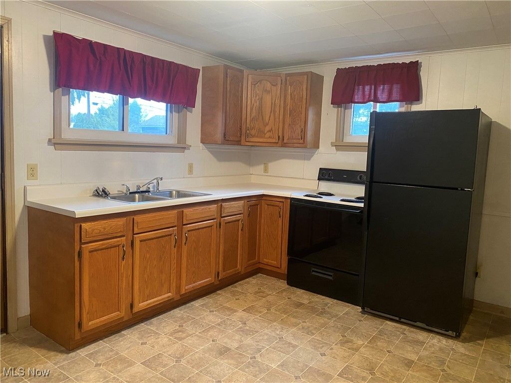 Photo of 103 Wallace Street, St Clairsville, OH 43950 (MLS # 5176920)