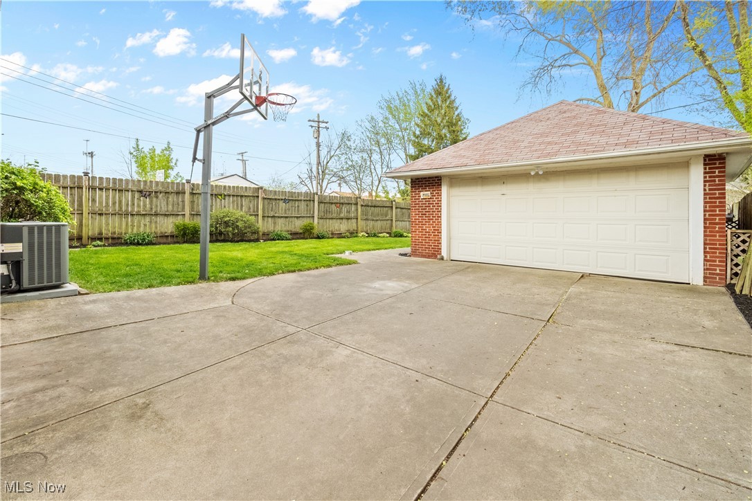 5225 Roseside Drive, Parma, Ohio image 3