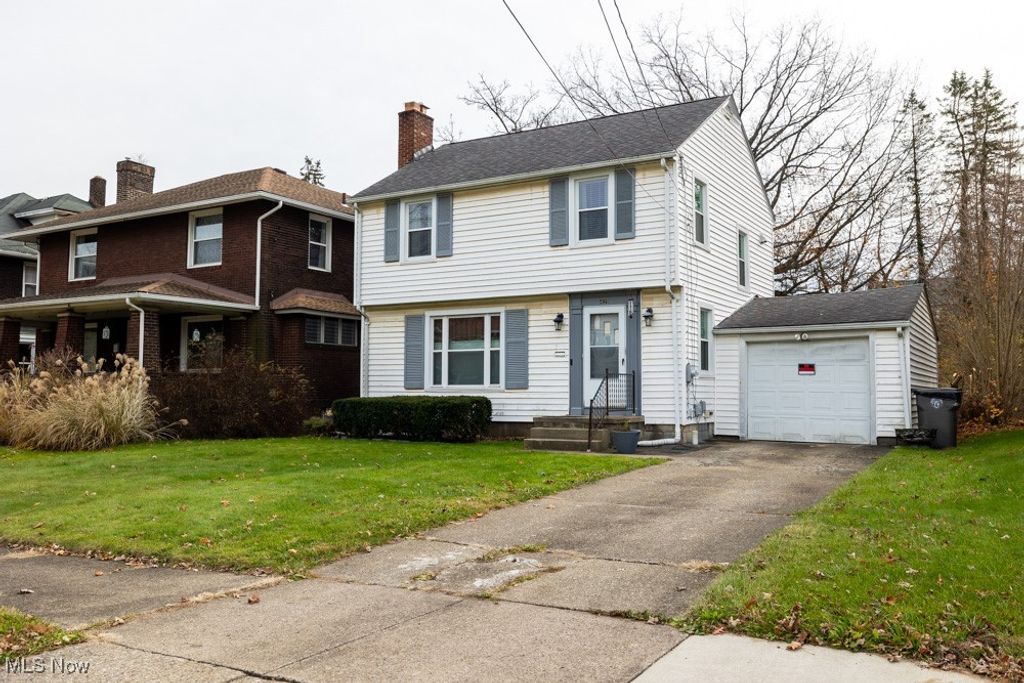 Photo of 439 Catalina Avenue, Youngstown, OH 44504 (MLS # 5174647)