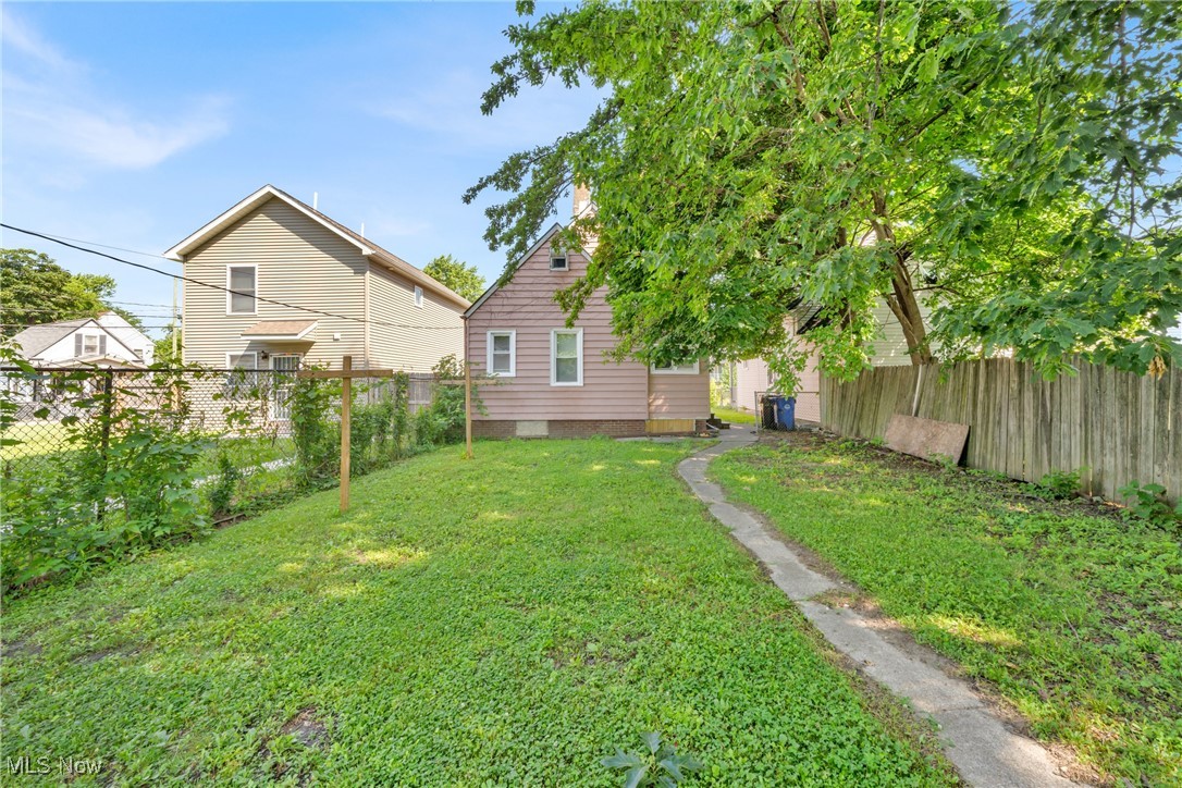 James M Hoyts - Residential