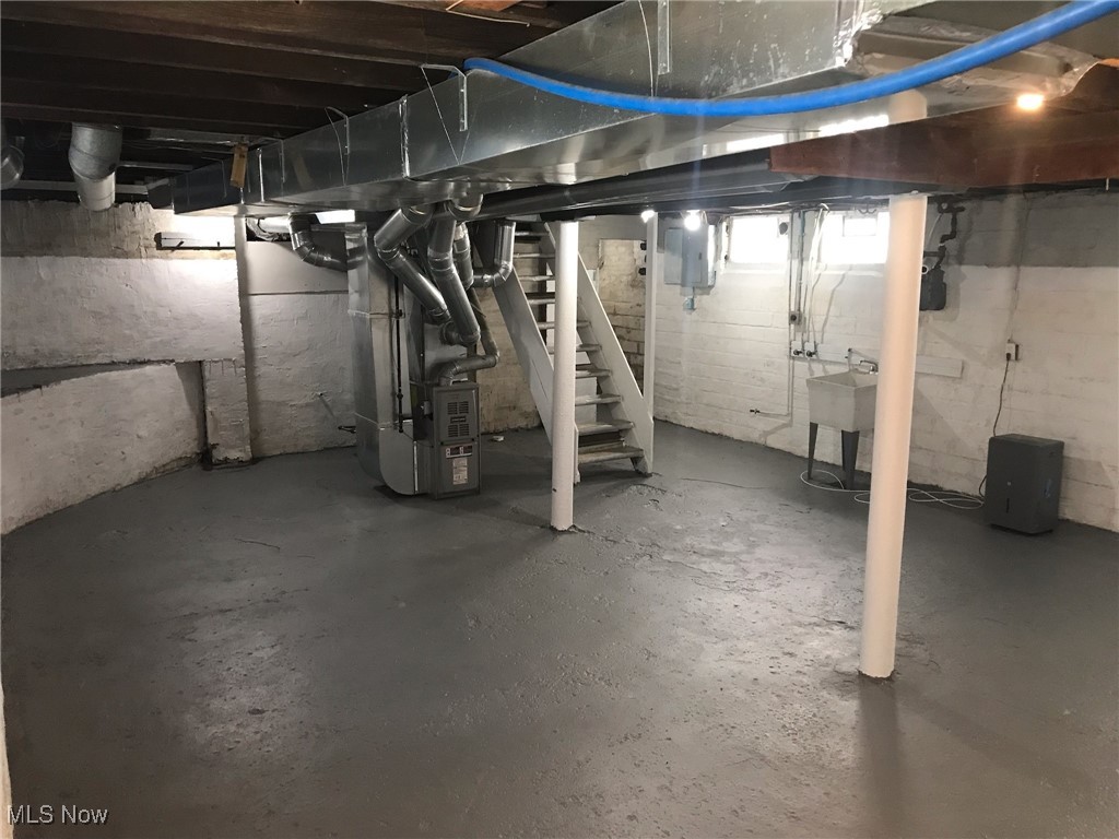 James M Hoyts - Residential