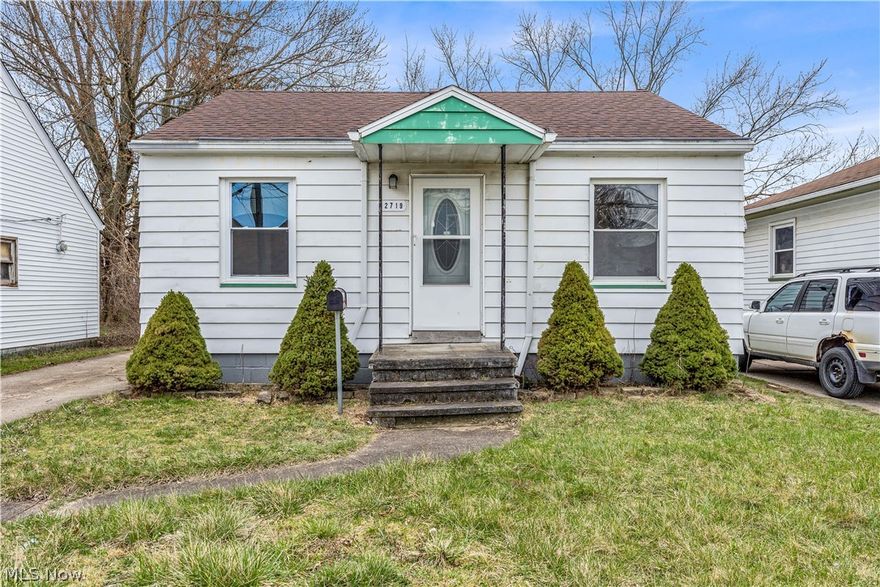 12719 Carrington Ave, Cleveland - Spacious 2 bed 1 bath single family home! //

$ 985 rent / $ 985 deposit //
$49 application fee per adult //
1-2 pets OK with approved PetScreening and PetFee.(Some breed restrictions apply per HUD guidelines). //
NO SMOKING //
1 time $129 non-refundable set up fee paid at lease signing //

$30/month required resident benefit package; can include personal property/liability insurance for an additional $5/month for $35/month total. //

** ** CMHA OK - 2 bdrm voucher; must be prepared with ½ reservation fee to hold the property and moving packet. **  ** //

All applicants are required to fill out a PetScreening application, found on our website directly on the application before being processed. Even if you have NO pets - this application must be filled out. One time, non-refundable pet fee of $200-500 per animal applies to all pets & must be paid prior to or when you pay your first month rent. (No fee for qualified assistance animals). //

Our application is processed through secure site: Findigs, and they require ID and income verification. Without this, your application will not be processed. They offer 24/7 chat support on their application directly if you have any questions. //

BEDROOMS: 2 //
BATHROOMS: 1 //
APPLIANCES PROVIDED: Fridge and stove //
UTILITIES / RESIDENT RESPONSIBILITY: Residents are responsible for all utilities including: water/sewer/trash, gas & electric and are responsible to maintain lawn care, maintenance & snow removal. //

Serious inquiries only.