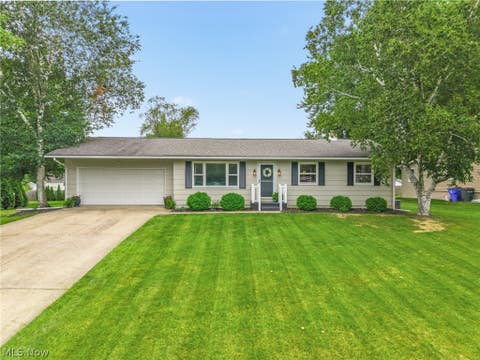 Homes For Sale - 5543 Edwards Road<br/> Ravenna, OH 44266