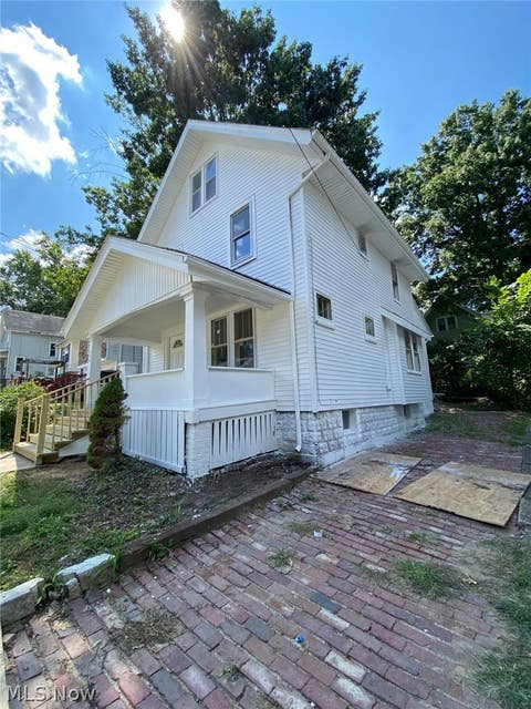 Tiny photo for 576 Kling Street, Akron, OH 44311 (MLS # 5239305)