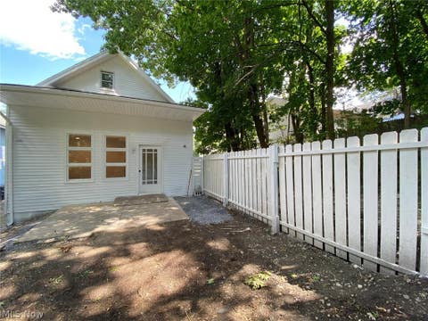 Tiny photo for 576 Kling Street, Akron, OH 44311 (MLS # 5239305)