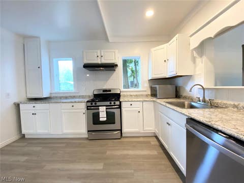 Tiny photo for 576 Kling Street, Akron, OH 44311 (MLS # 5239305)